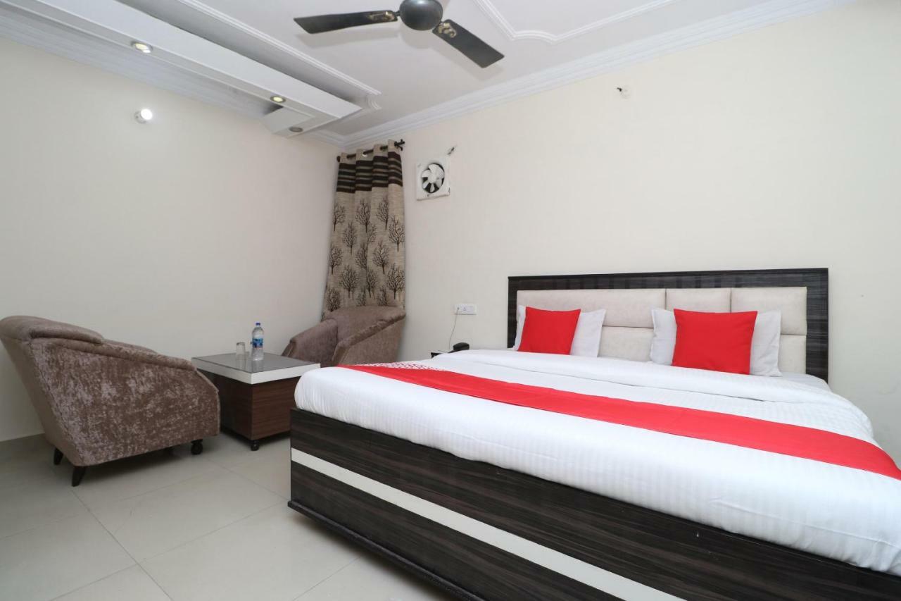 Pathānkot Oyo 37721 Hotel Kings מראה חיצוני תמונה