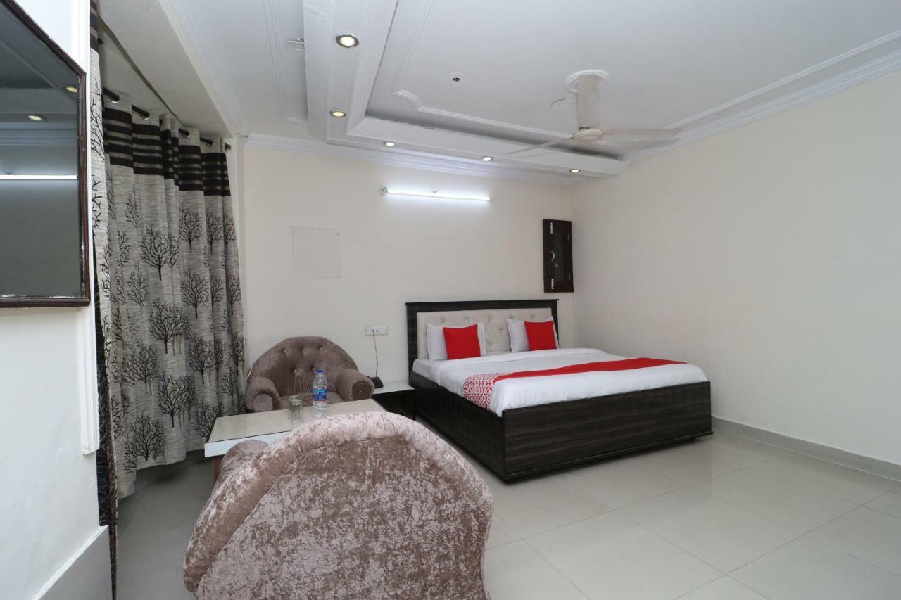 Pathānkot Oyo 37721 Hotel Kings מראה חיצוני תמונה