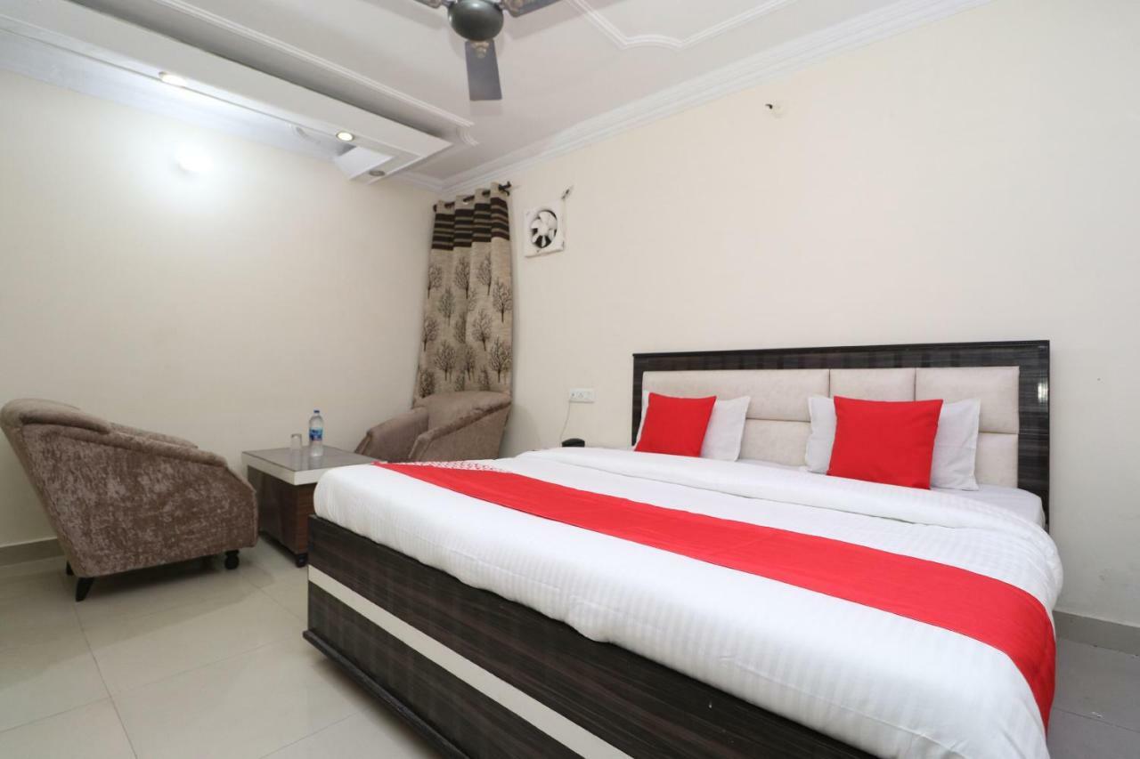 Pathānkot Oyo 37721 Hotel Kings מראה חיצוני תמונה